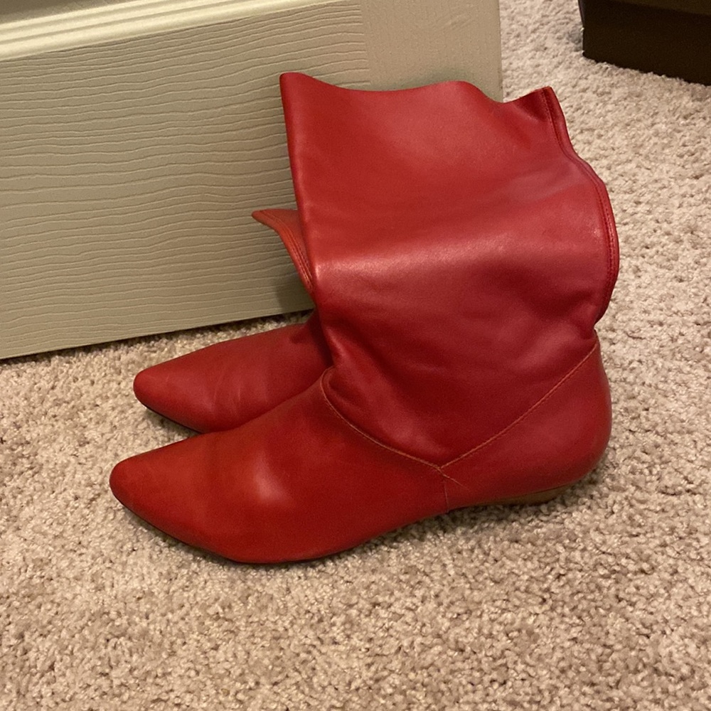 Red boots - Picture 3 of 5